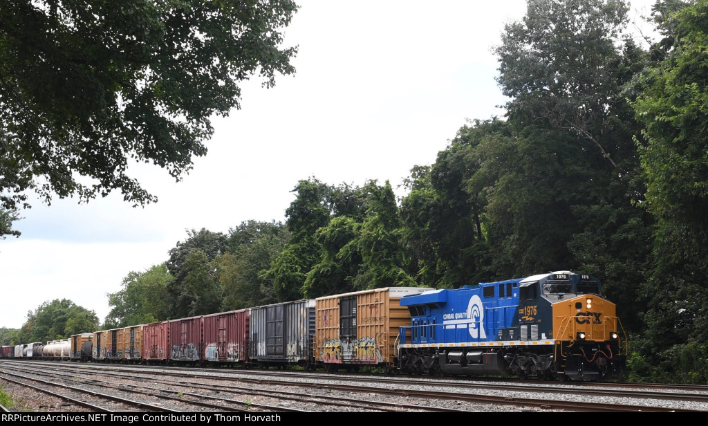 CSX 1976 leads M410 north to Selkirk, NY thru the yard